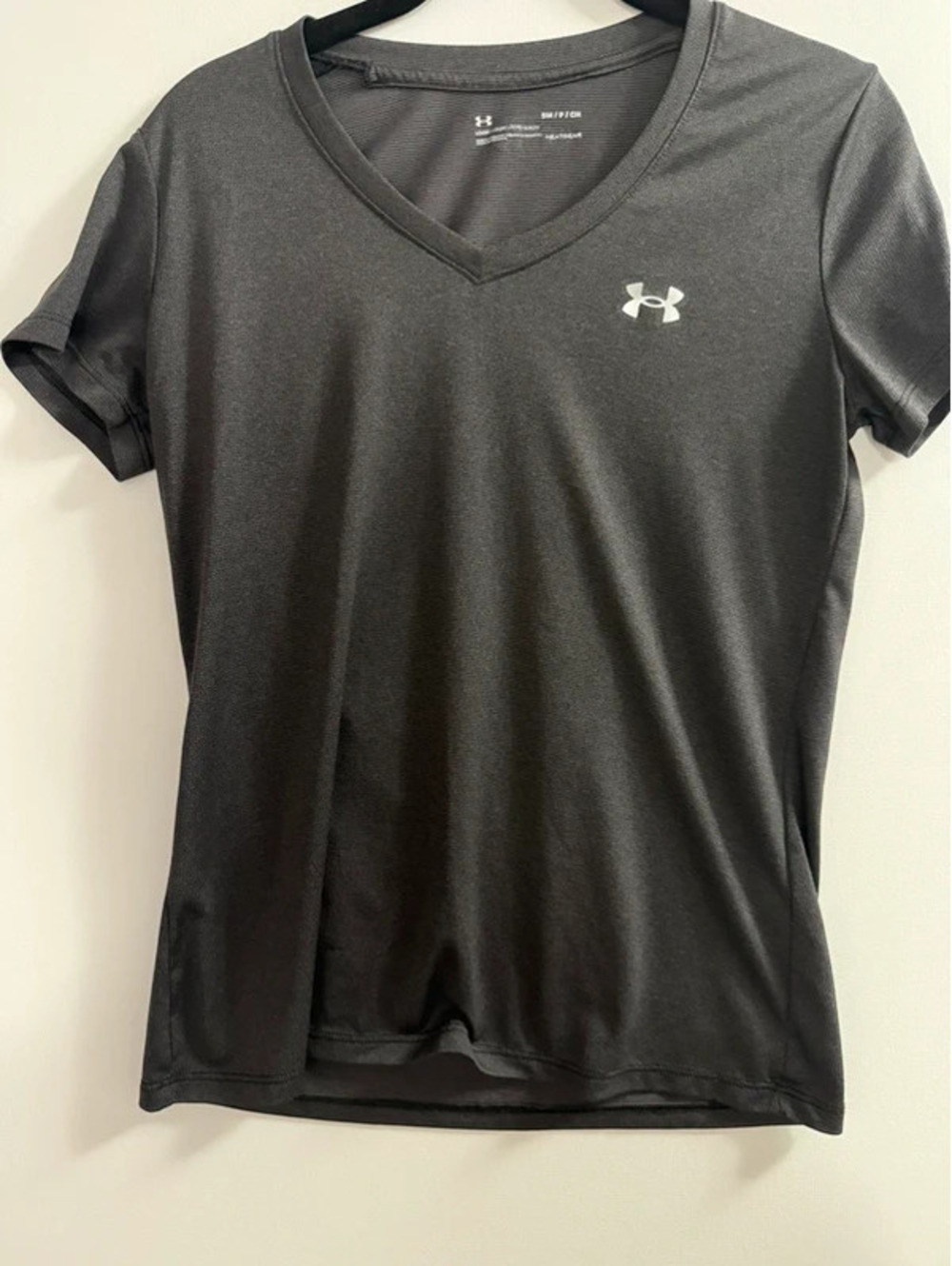Under Armour Kids HeatGear Gray V-Neck Shirt Youth Small